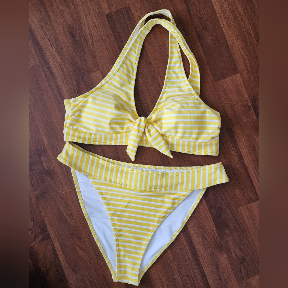 Cupshe yellow and white striped bikini size xl